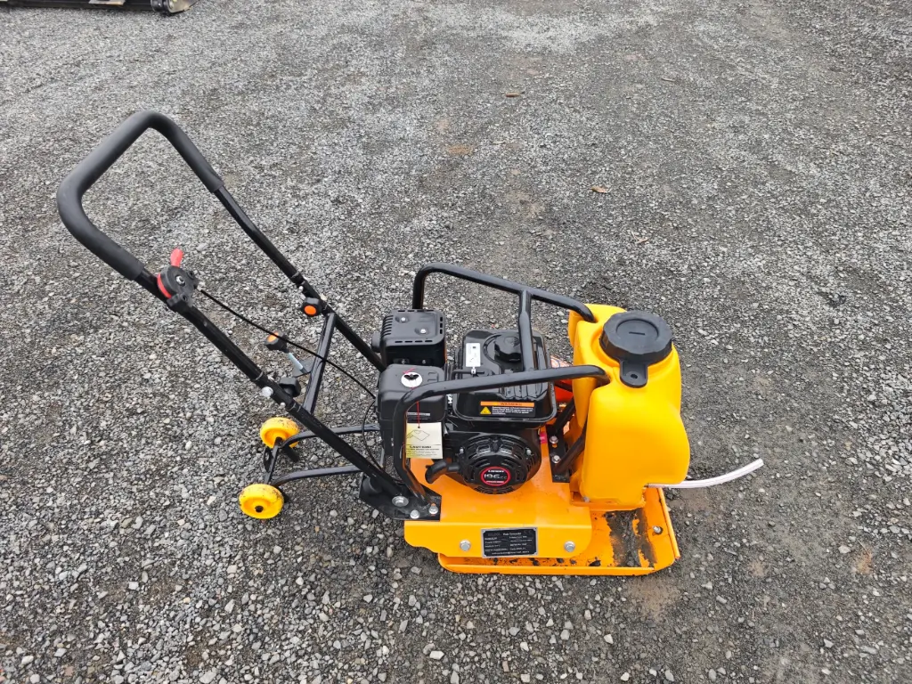 Medium Compactor - 50kg - 19" x 20" Petrol Vibration Compactor